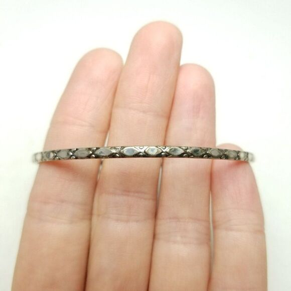 Vintage Beau Sterling Silver Textured Skinny Bangle Bracelet, Stacking Estate - Picture 7 of 7